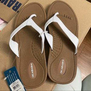 Okabashi Flip Flops White